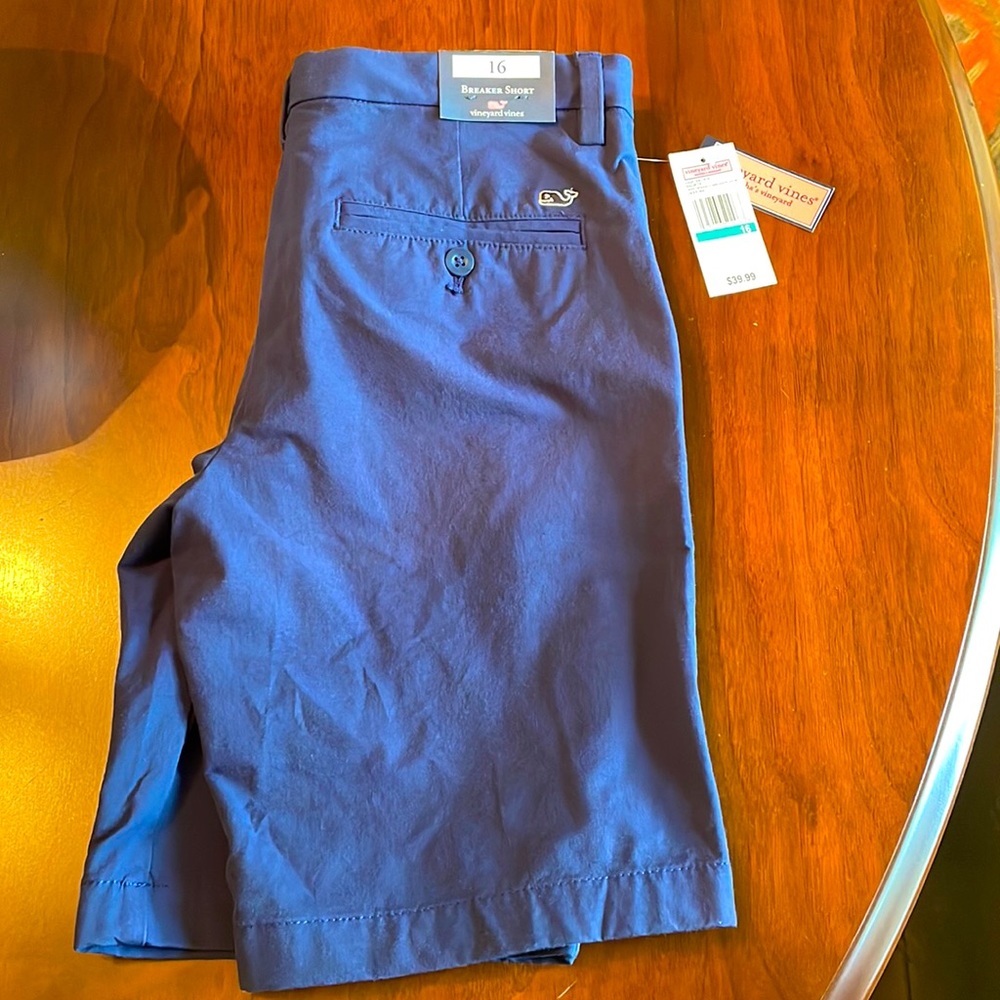NWT Vineyard Vines navy shorts